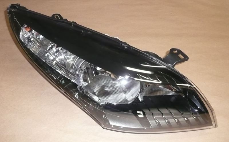 Reflektor Renault Megane III prawy