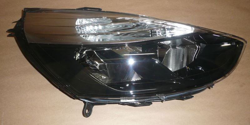 Reflektor Renault Clio IV prawy