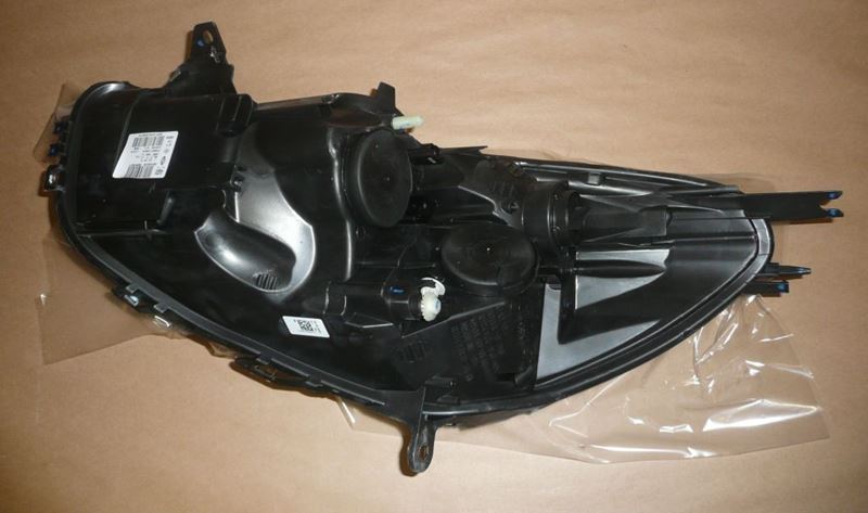 Reflektor Renault Clio IV prawy