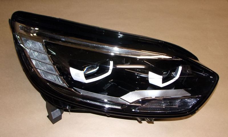 Reflektor Renault Scenic IV prawy