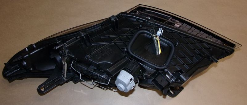Reflektor Renault Megane III prawy Xenon czarny