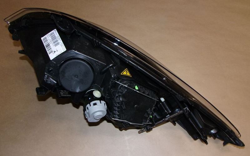 Reflektor Renault Megane III prawy Xenon czarny