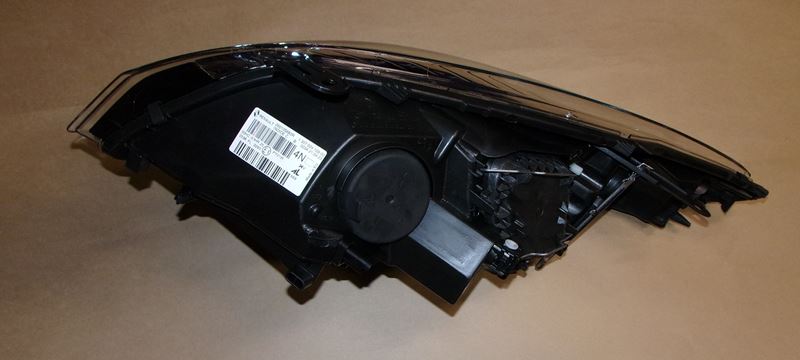 Reflektor Renault Fluence prawy czarny