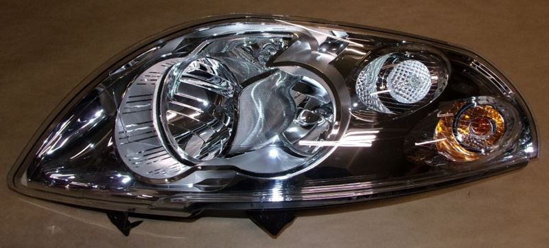 Reflektor Renault Master III prawy