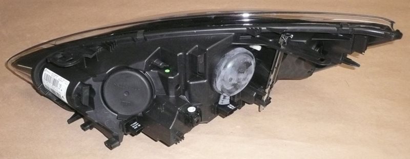 Reflektor Renault Megane III prawy