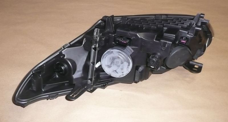Reflektor Renault Megane III prawy