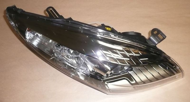 Reflektor Renault Megane III prawy