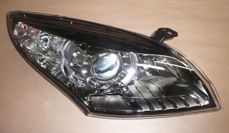 Reflektor Renault Megane III prawy