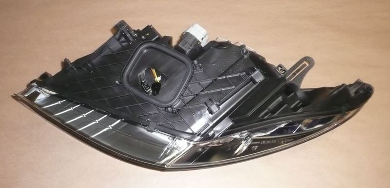 Reflektor Renault Megane III prawy