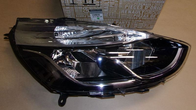 Reflektor Renault Clio IV prawy