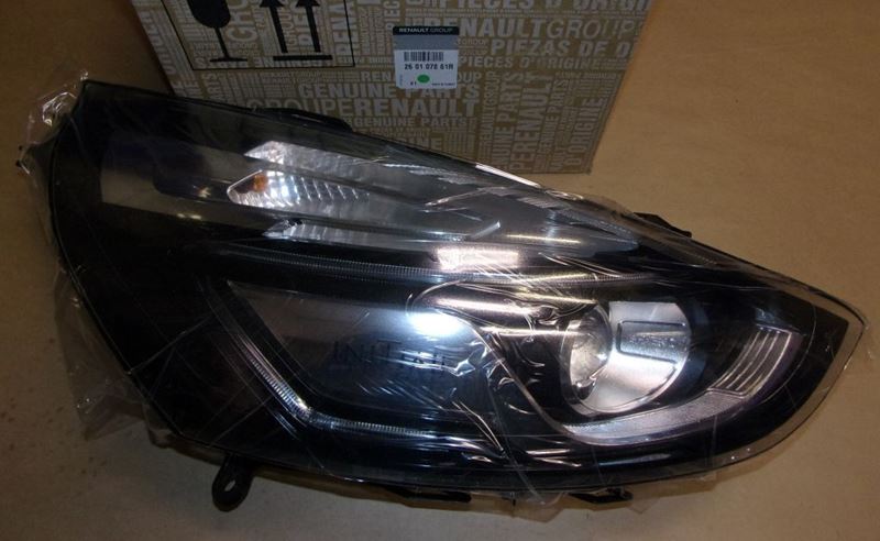 Reflektor Renault Clio IV prawy Xenon