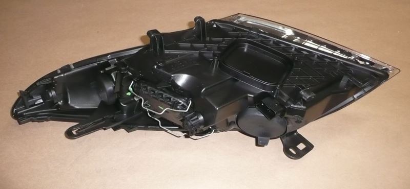 Reflektor Renault Megane III prawy
