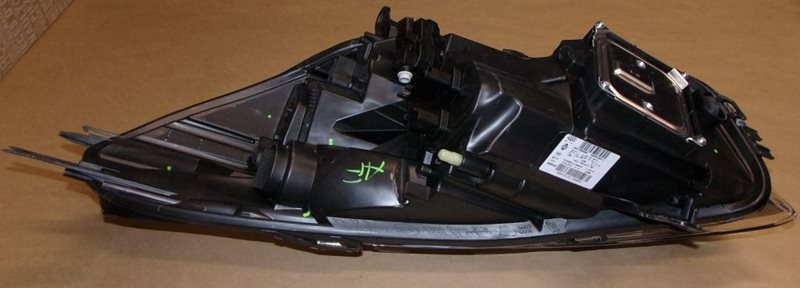 Reflektor Renault Clio IV prawy