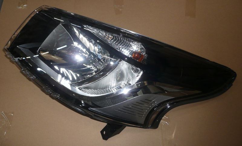 Reflektor Renault Trafic III lewy