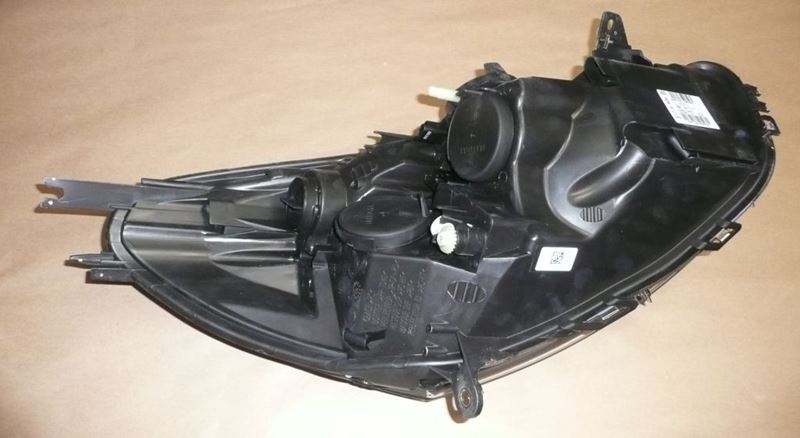Reflektor Renault Clio IV lewy