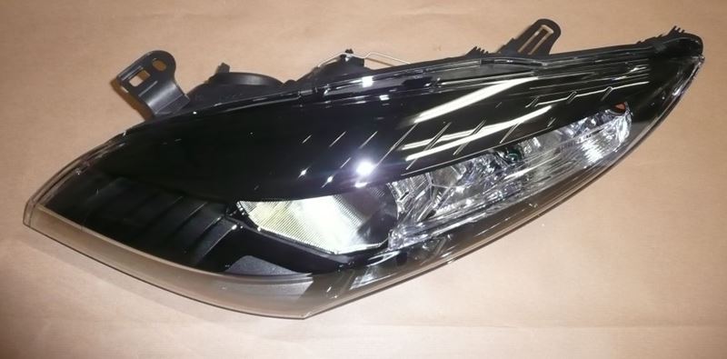 Reflektor Renault Megane III lewy