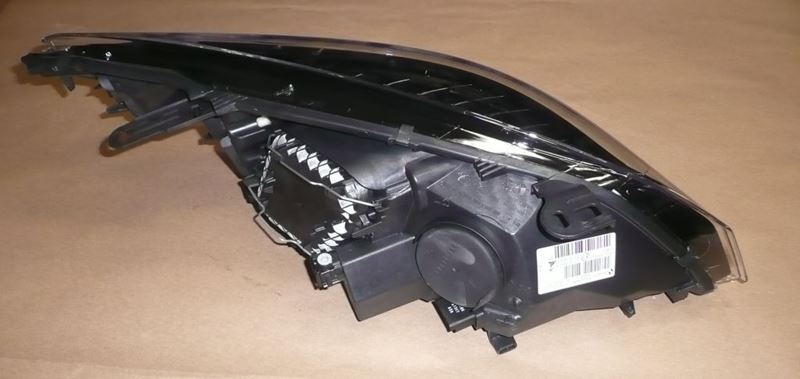 Reflektor Renault Megane III lewy