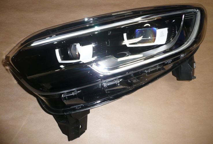 Reflektor Renault Kadjar lewy