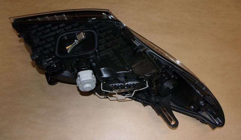 Reflektor Renault Megane III lewy Xenon