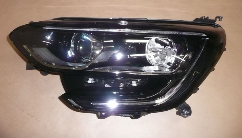 REFLEKTOR R MEGANE IV LEWY