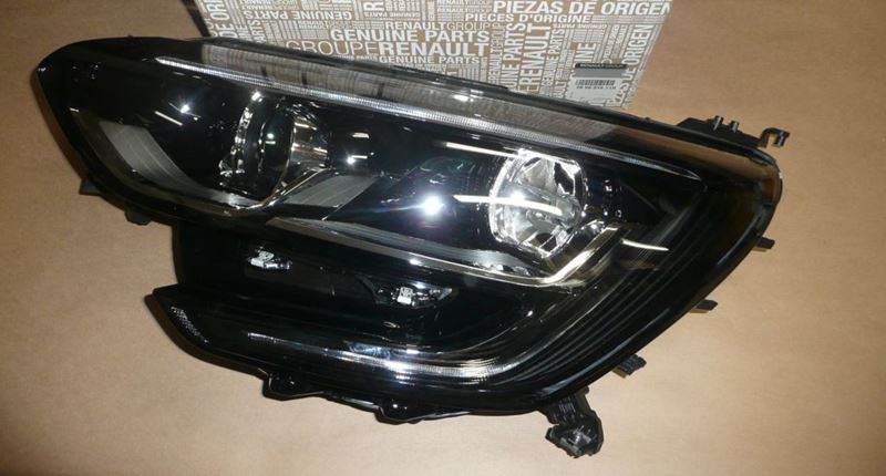 Reflektor Renault Megane IV lewy