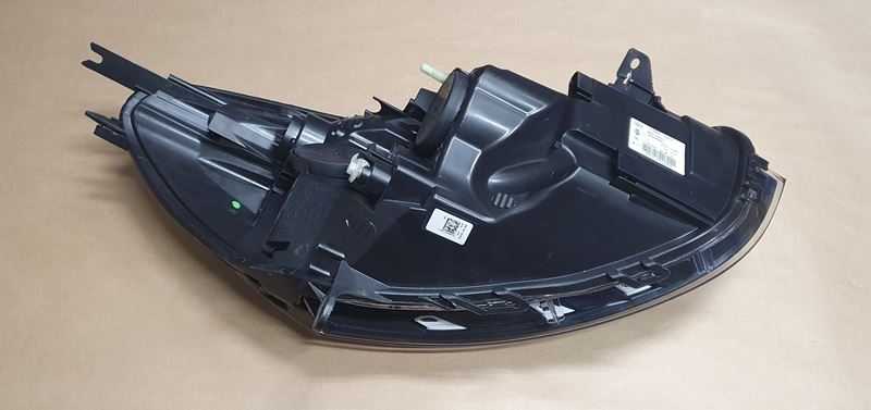 Reflektor Renault Clio IV czarny lewy