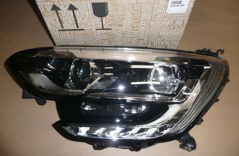 Reflektor Renault Megane IV lewy