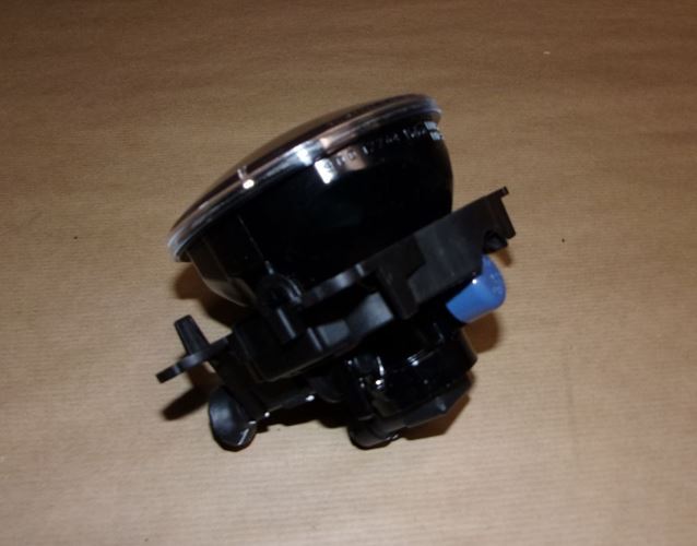 Lampa przeciwmgłowa Dacia Logan przód