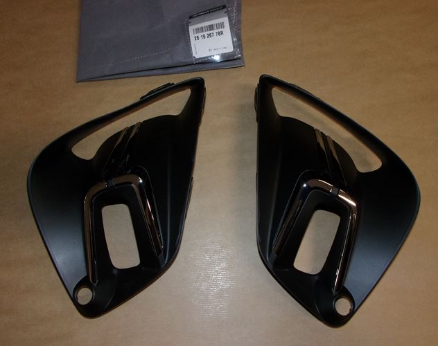 Kratka halogenów Renault Clio V chrom komplet