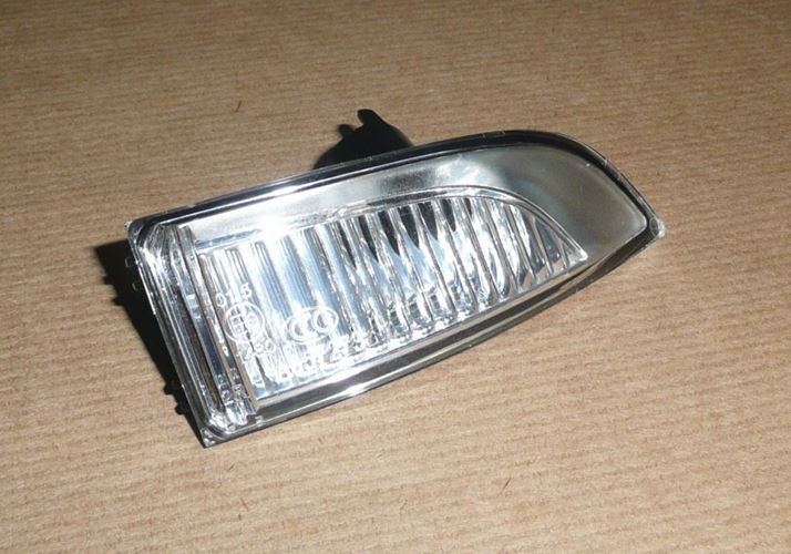 Lampka kierunkowskazu Renault Laguna III prawa