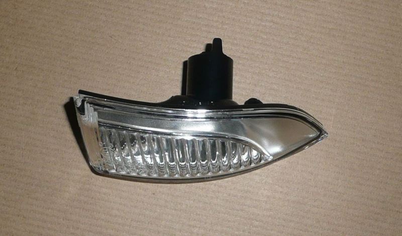 Lampka kierunkowskazu Renault Laguna III prawa