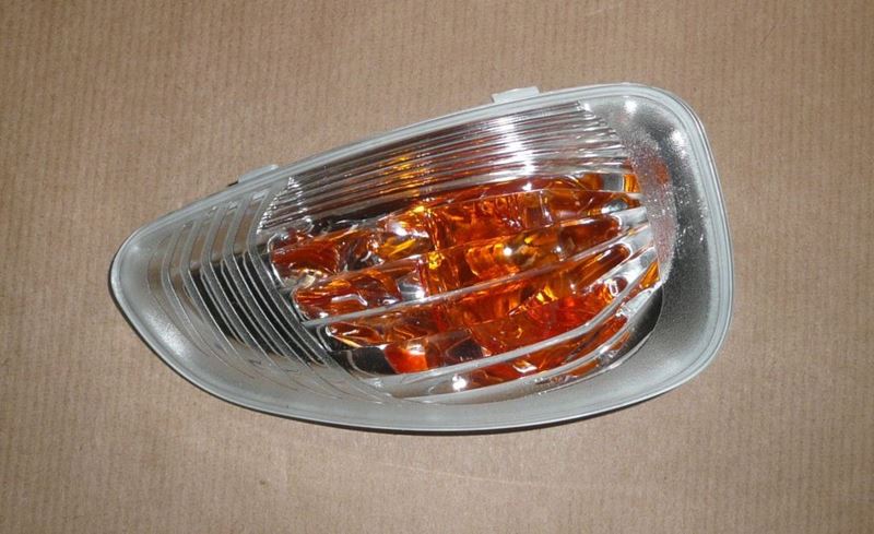 Lampka kierunkowskazu Renault Master III lewa