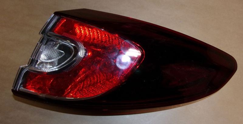 Lampa tylna zespolona Renault Megane III prawa