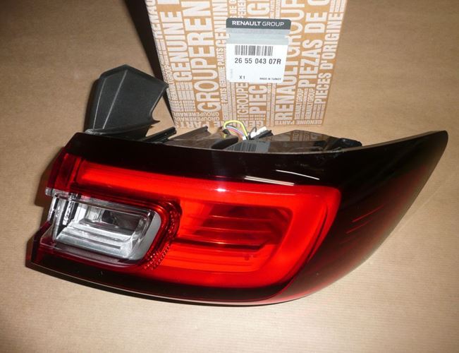 Lampa tylna Renault Clio IV prawa
