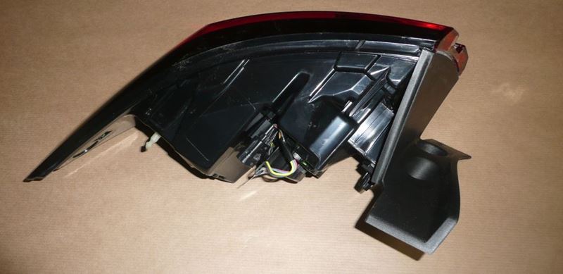 Lampa tylna Renault Clio IV prawa