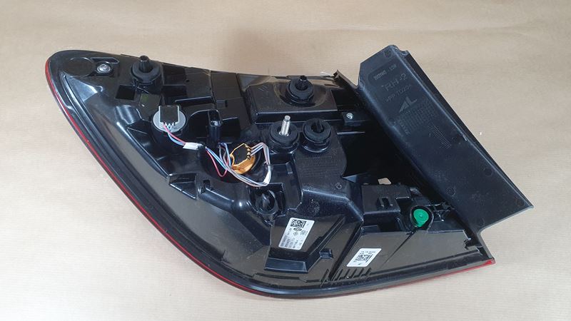Lampa tylna prawa Oryginał Renault Captur II