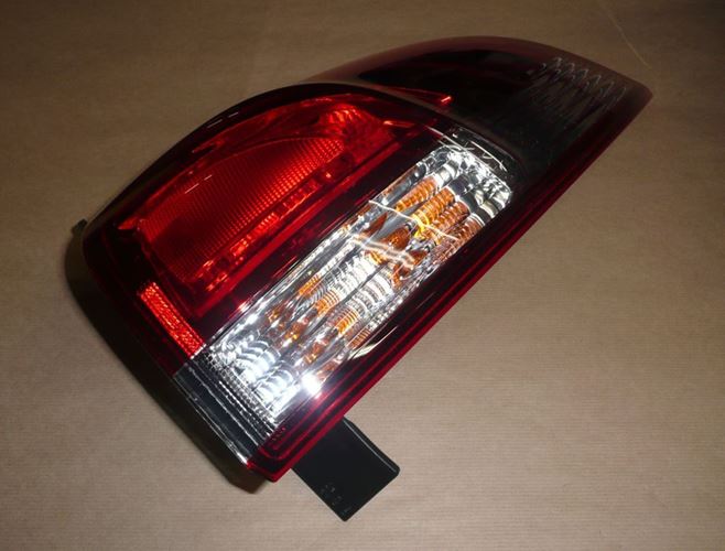 Lampa tylna Renault Clio IV prawa