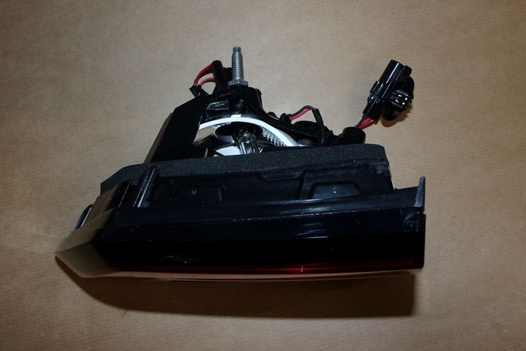 Lampa tylna Renault Clio IV klapa lewa