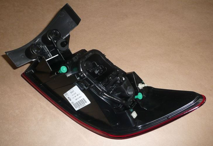 Lampa tylna zespolona Renault Clio IV lewa