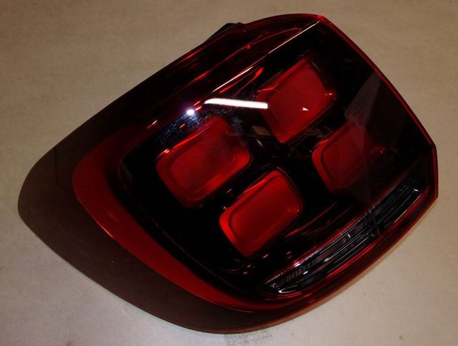 Lampa tylna zespolona Dacia Sandero lift lewa
