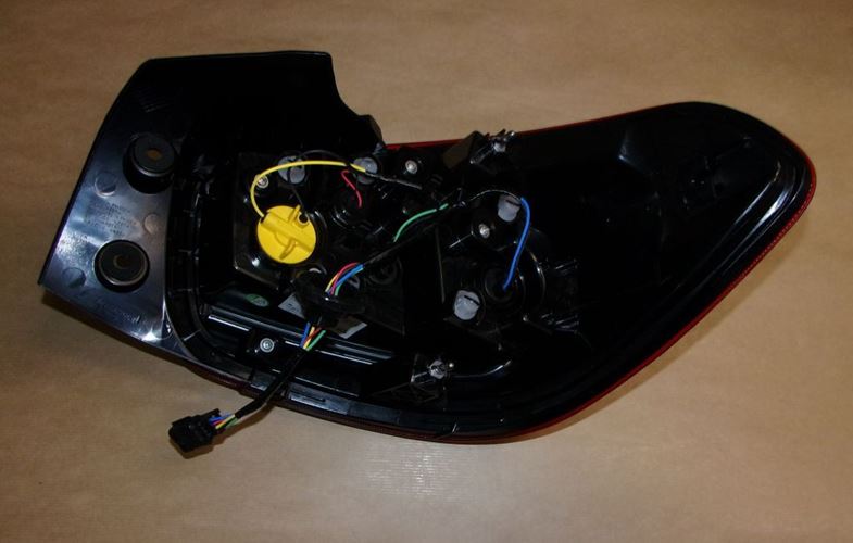 Lampa tylna Dacia Spring lewa
