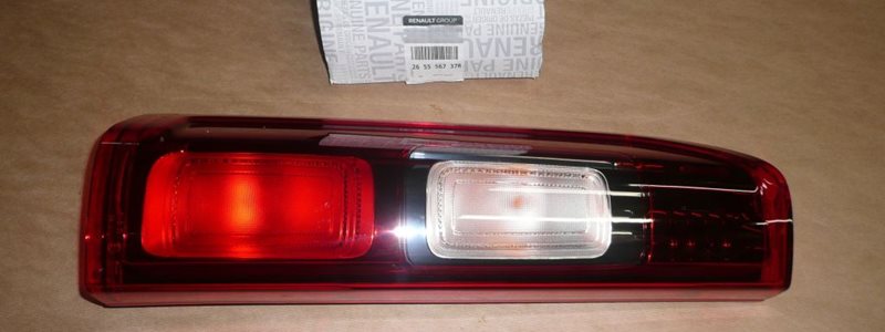 Lampa tylna Renault Trafic III lewa górna