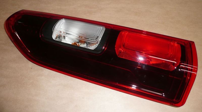 Lampa tylna Renault Trafic III lewa górna