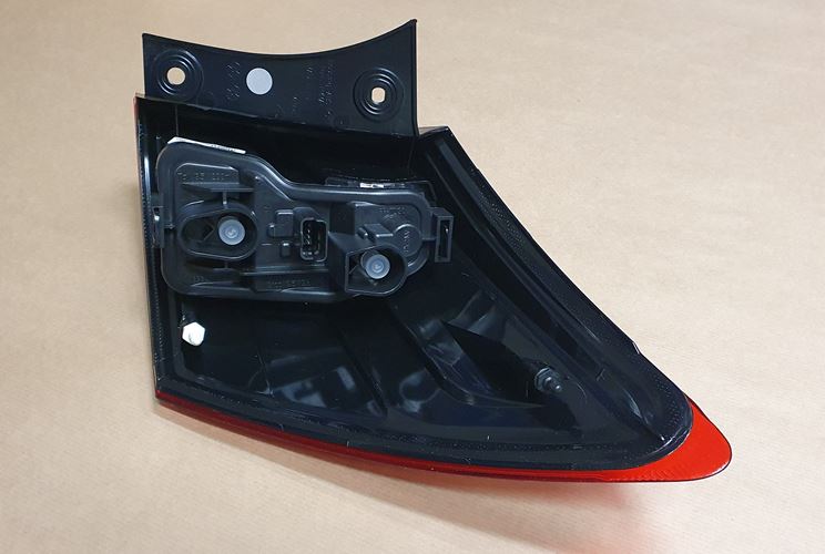 Lampa Tylna Lewa Zewnętrzna Oryginał Nissan Qashqai