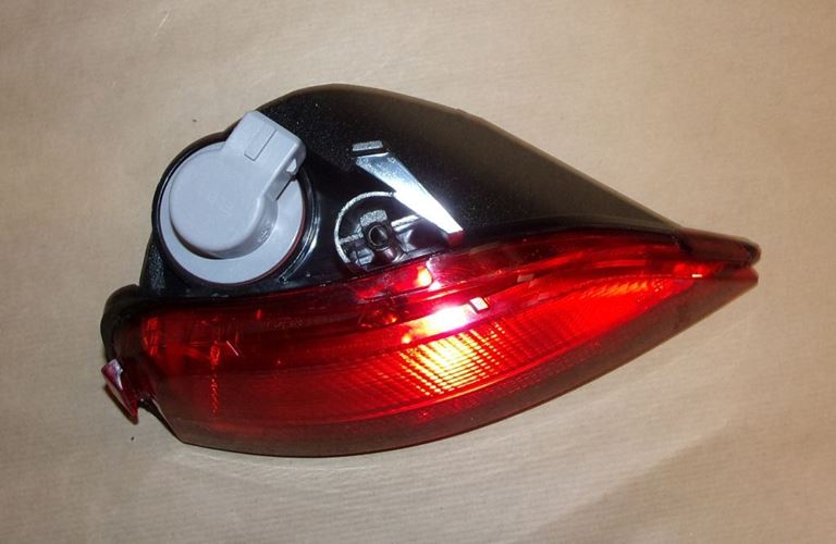 Lampa przeciwmgłowa Dacia Duster II tył prawa