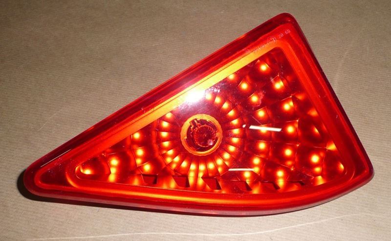 Lampa stopu Renault Master III tył środek