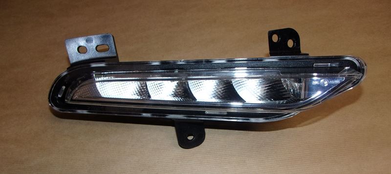 Lampa jazdy dziennej LED Renault Trafic III prawe