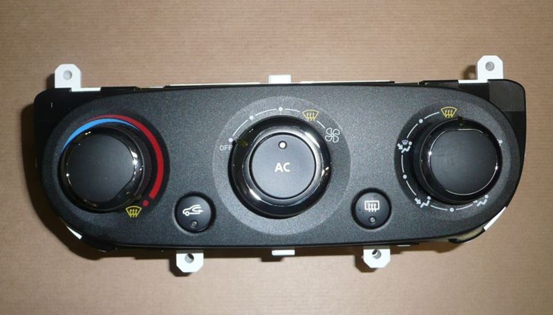 Panel sterowania nawiewu Renault Clio IV