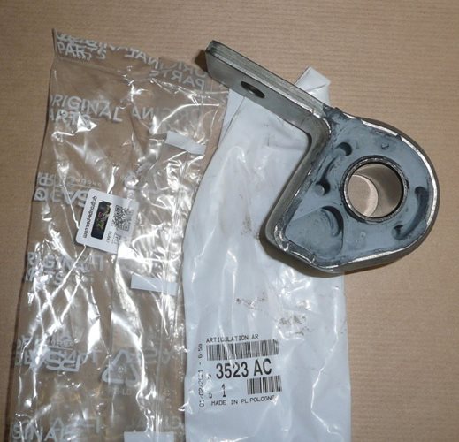 Tuleja wahacza Citroen Berlingo Peugeot 306 tylna