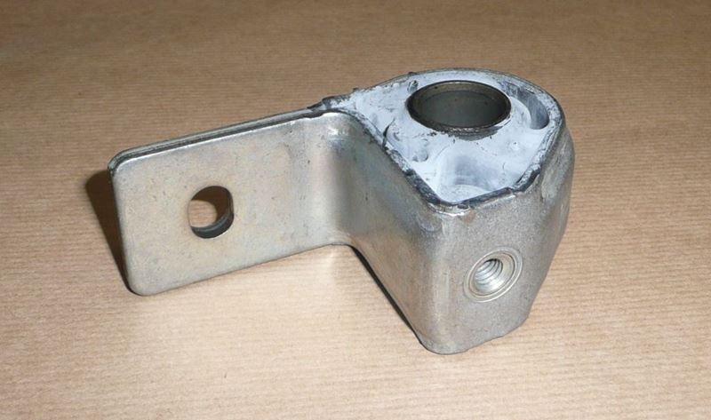 Tuleja wahacza Citroen Berlingo Peugeot 306 tylna